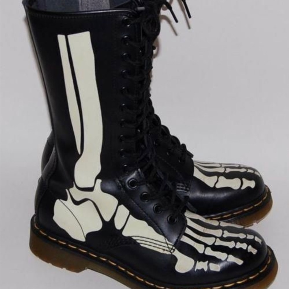ISO. Dr Martins Rockband